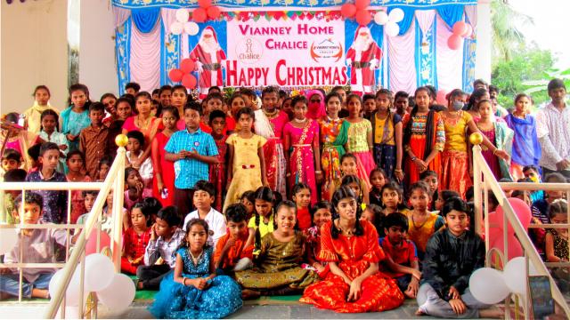 RS11735 India Nellore group christmas party 2022 scr