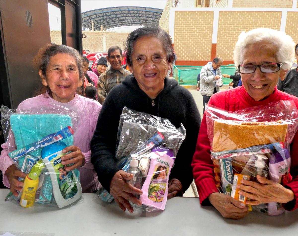 Peru Canete elder senior soap shampoo personal hygiene kits smile gift catalogue