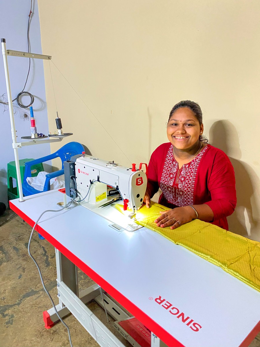 India gift catalogue sewing machine smile