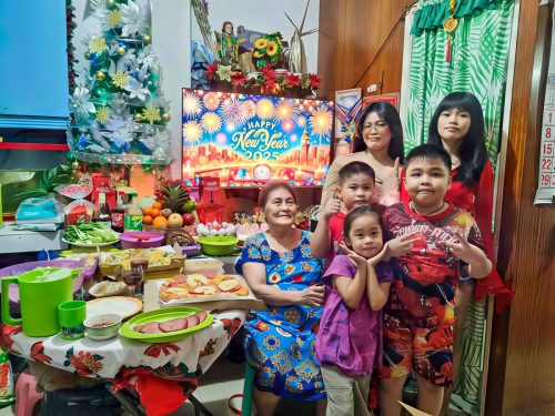 Philippines Tondo Christmas family party home