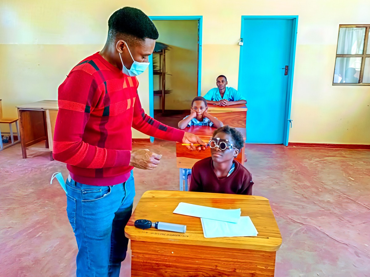 check up gift catalogue glasses