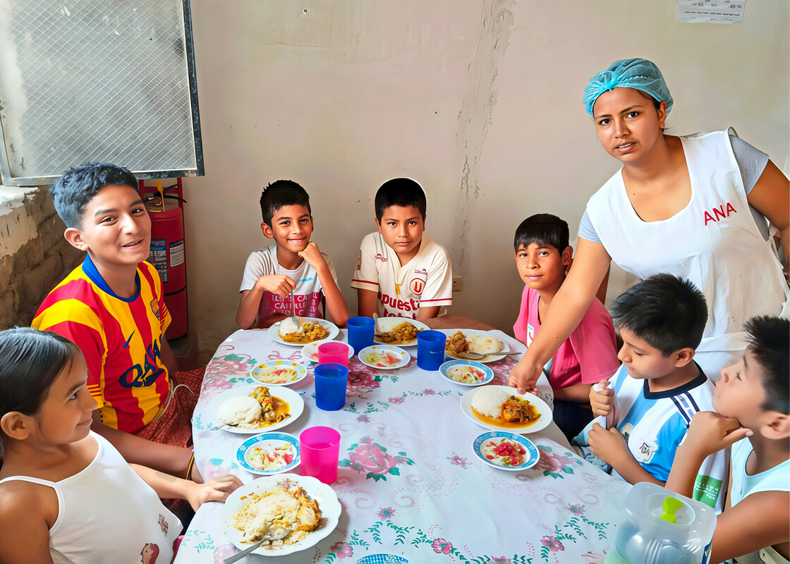 children having their Nutrition lunch in Peru